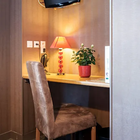 ホテル Logis Les Trois Rois