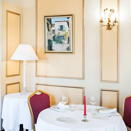 Logis Les Trois Rois ホテル