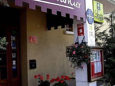 ホテル Logis Les Trois Rois