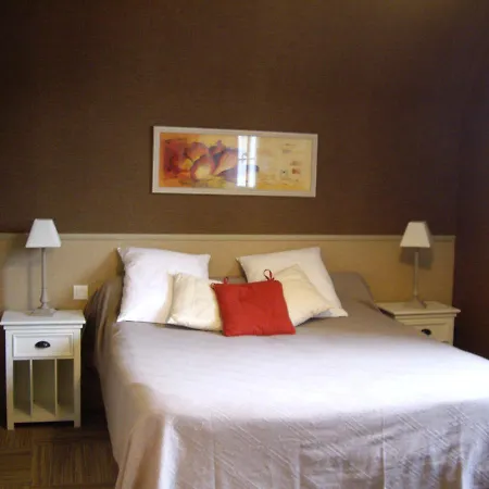 ホテル Logis Les Trois Rois