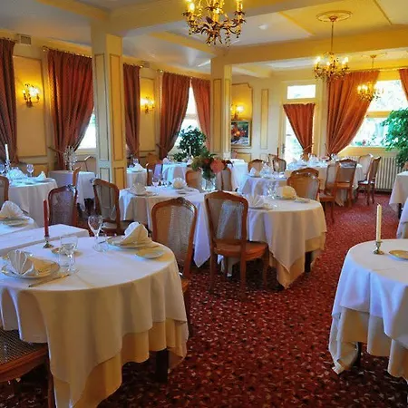 Logis Les Trois Rois ホテル