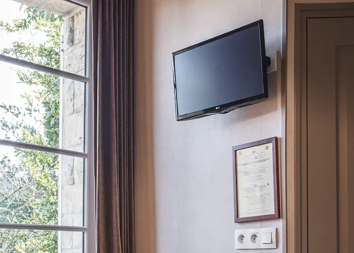 Hotel Logis Les Trois Rois 2*