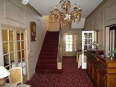 Hotel Logis Les Trois Rois 2*