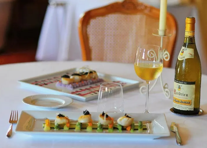 Hotel Logis Les Trois Rois 2*