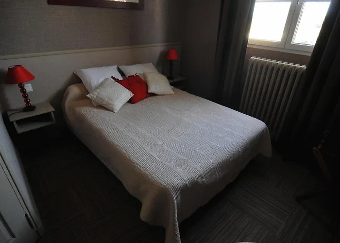 Logis Les Trois Rois Hotel 2*